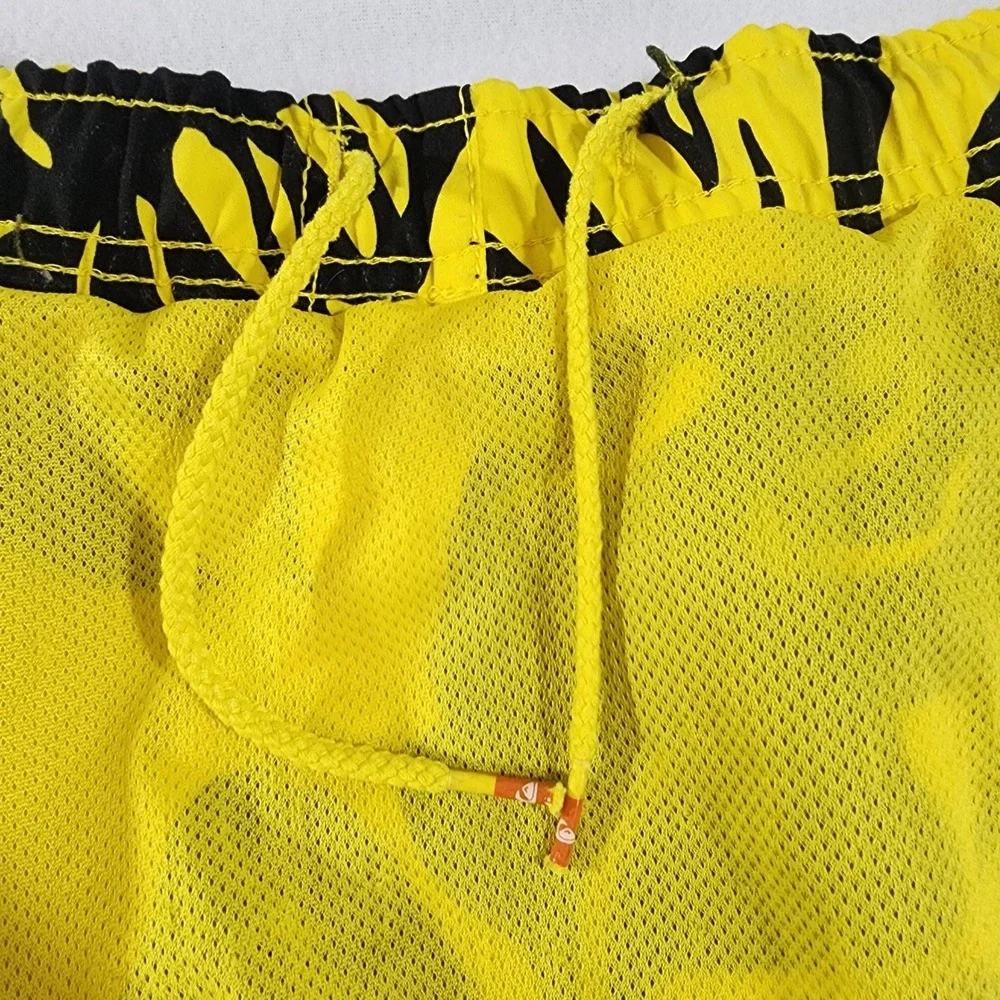 Quiksilver Mens XXL‎ Yellow Black Tropical Floral Cargo Board Shorts Swim Trunks